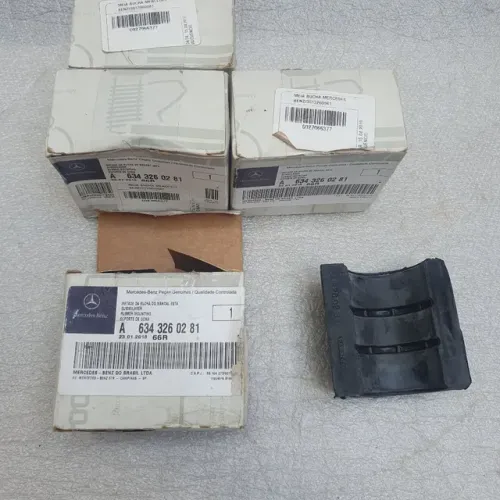 Caminhão Mercedes  meia bucha mancal estabilizador  nova original a6343260281