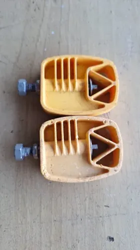 Pedais antigos pedalcar e brinq. bandeirante - 49,00 o par ou 79.00 os 2 pares