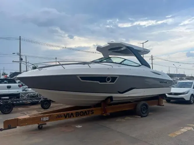 Ventura V265 (27pés) 2026 c/ TETO-   Ñ Focker Nx Phantom NHD Triton