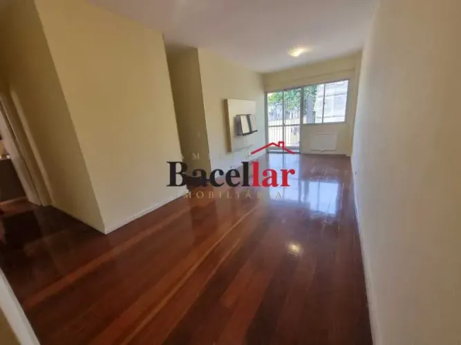 Apartamento - / Residencial / Tijuca