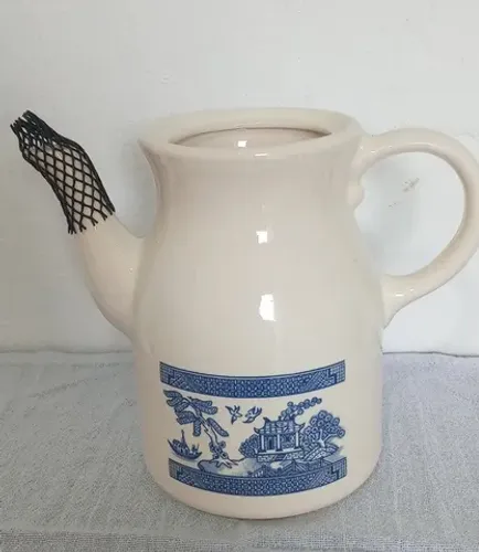 1 jarra em porcelana