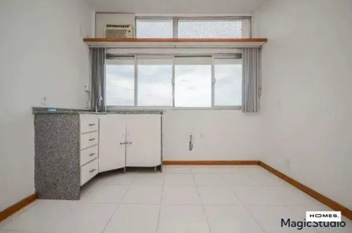 Hoomes vende ótima sala comercial em Ipanema