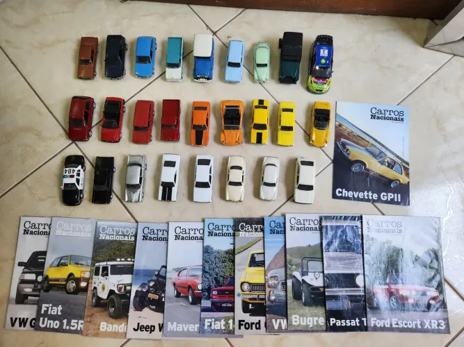26 carros + 12 posteres/revistas Carros Nacionais Extra