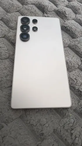 S25 Ultra 512 GB / R$ 4500