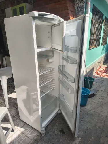 Geladeira Consul Frost Free super capacidade 220v