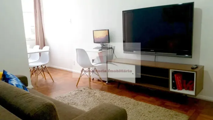 Copacabana colLindo apartamento com 2 quartos e 2 banheiros (ambos suítes), sala, cozinha