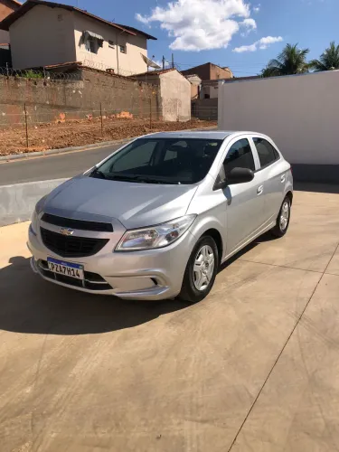 Chevrolet Onix JOY Hatch 1.0 8V Flex Mec. 4P 2017