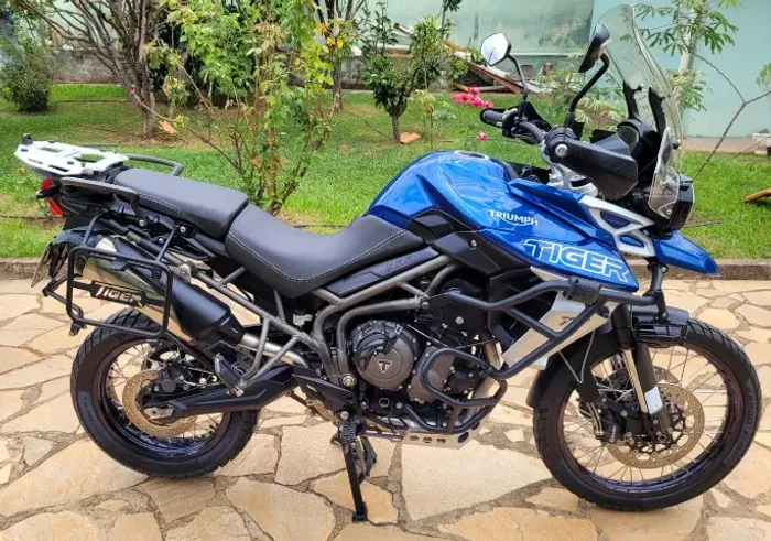 Triumph TIGER XCX com TFT