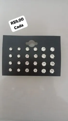 brincos brilhantes - R$9,00 cada
