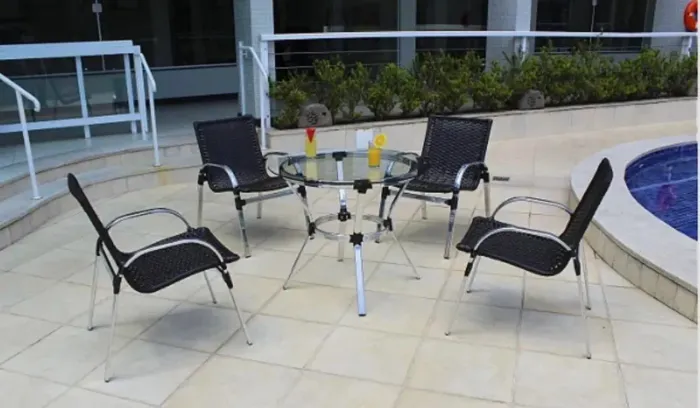 Jogo de mesa com 4 poltronas Roma,com vidro