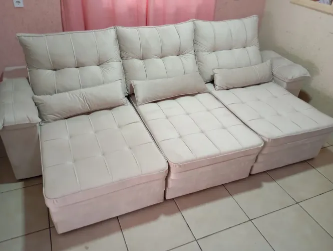 Sofá retrátil e reclinável
