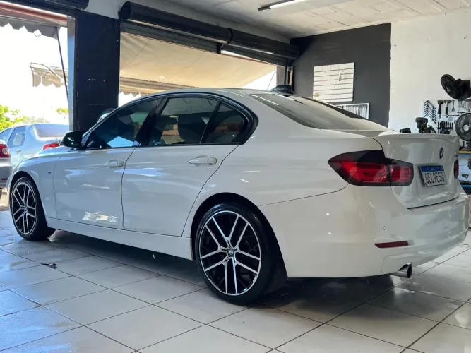 BMW 320I A 2.0 Turbo/activeflex 16V 184cv 4P 2013
