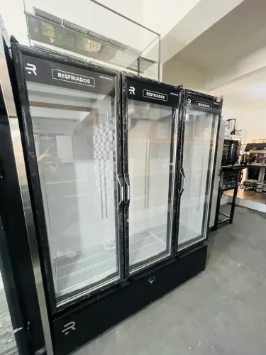 MB Exposjtor de Refrigerado 3 portas - Refrimate