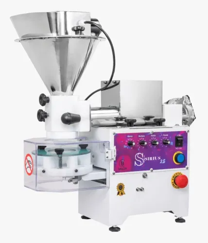 A. Máquina de salgados produção 2.500hr