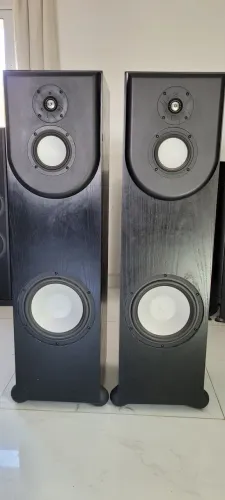 Par de caixas revel F30