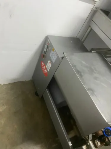 MAQUINA MISTURADORA DE CARNE