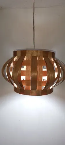 Luminária de teto em madeira cedro