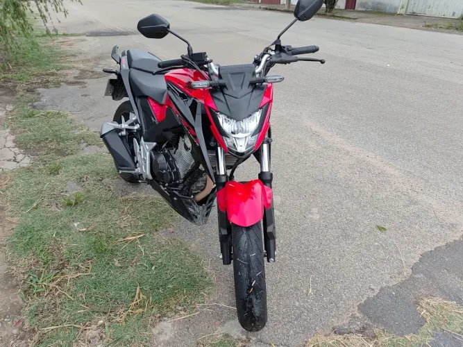 Vendo CB300F Twister 2024