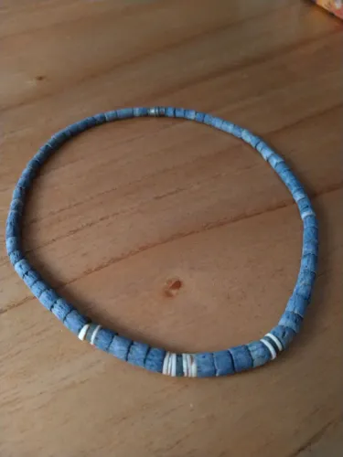 Colar de contas azul