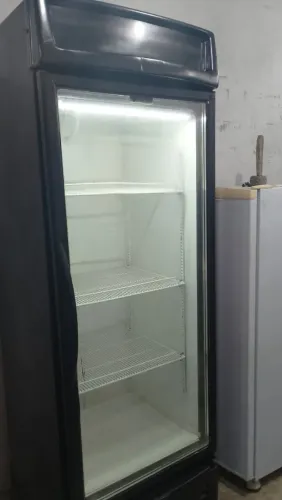 Geladeira Expositora Vertical com Iluminação LED