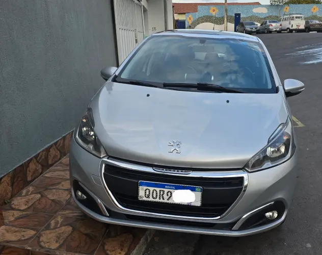 Peugeot 208 1.2 Allure 