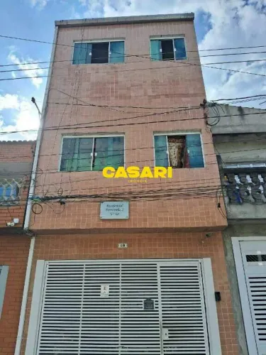 Sobrado Comercial e Residencial à Venda 2 Salas Comerciais e 4 Kitnets Localização Estra
