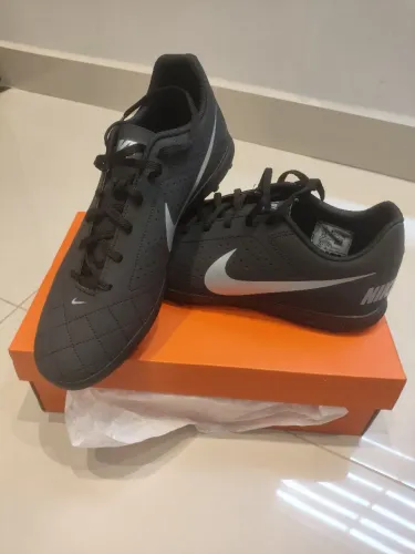 Chuteira society nike beco 2