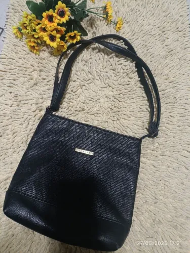 Bolsa Feminina Casual CASAVI - Preta, Espaçosa e Elegante.