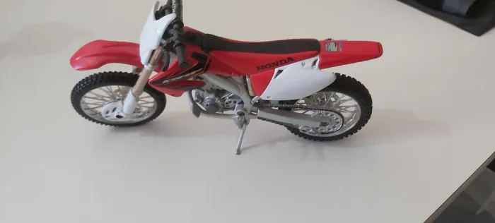 Miniatura da moto Honda CRF 450F 