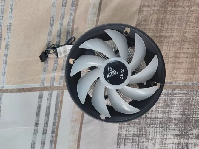 cooler box com RGB para Intel AURAG1