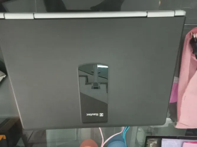 Vendo notebook itautec como novo