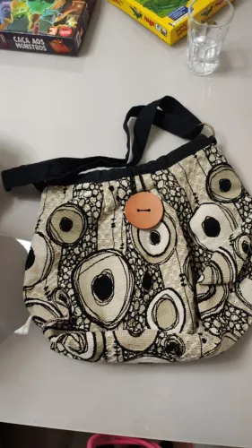 Bolsa de ombro tecido bordado, Argentina, nova, 100% algodão, com botão em madeira