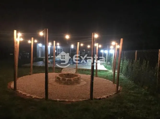 Charmosa chácara à venda em Briquituba, Alumínio - 03 suítes e 03 vagas