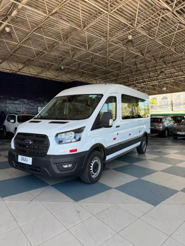 Ford Transit 15 lugares semizero 