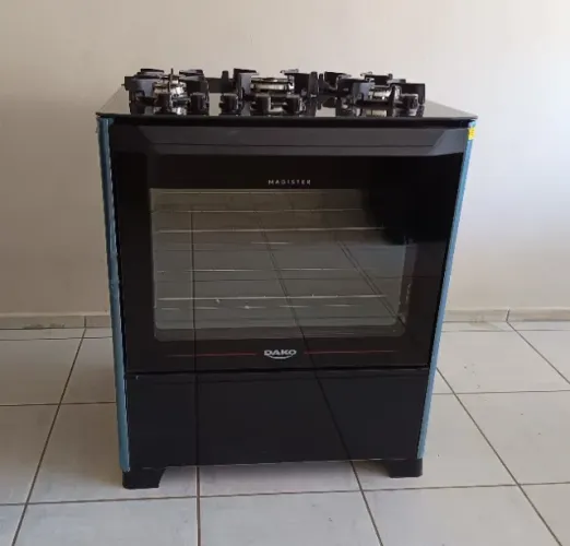 Fogão Dako NOVO, 5 Bocas, mesa vidro -tripla chama e trempe ferro fundido - acend. aut.