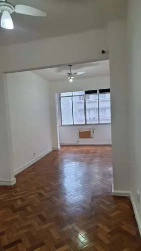 Conjugado Estudio numa excelente localização perto do metrô e todo comércio vasto