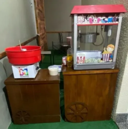 Pipoca e algodão doce, brinquedos e mais