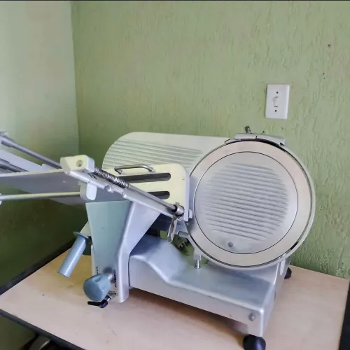 Fatiador Sirman em excelente estado, Lâmina de 35cm nova sem uso,