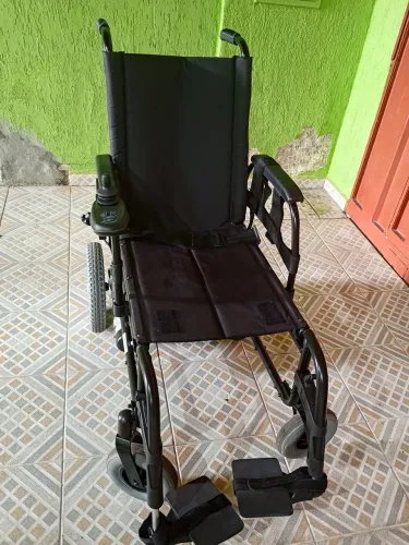 Cadeira de Rodas Motorizada - NOVA