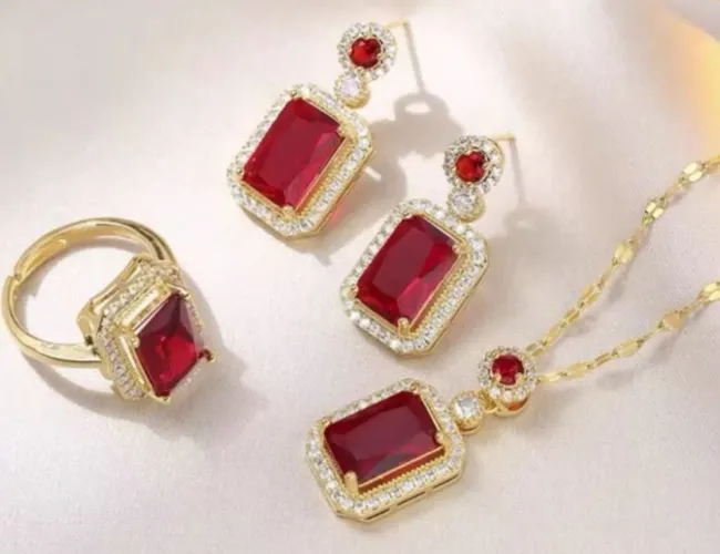 Conjunto colar, brinco pedras vermelho