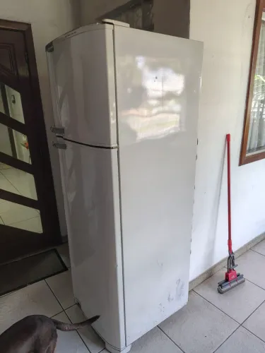 Geladeira Eletrolux 490 l