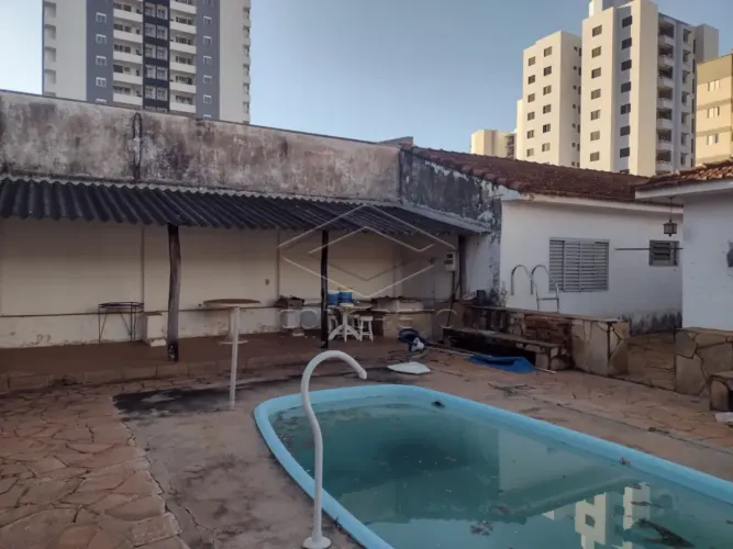 Imóvel Comercial na Vila Universitária