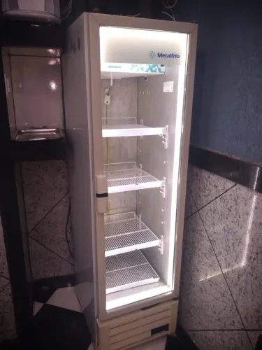 Freezer Metal Frio expositor de Bebidas para comercio