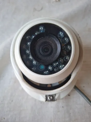 Câmera mini dome Hikvision HD 720p