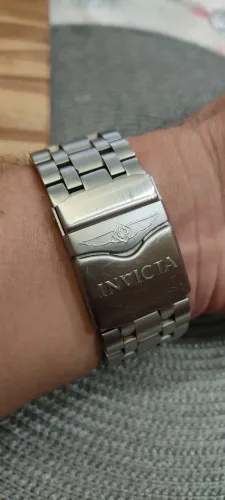Vendo relógio invicta semi-novo.