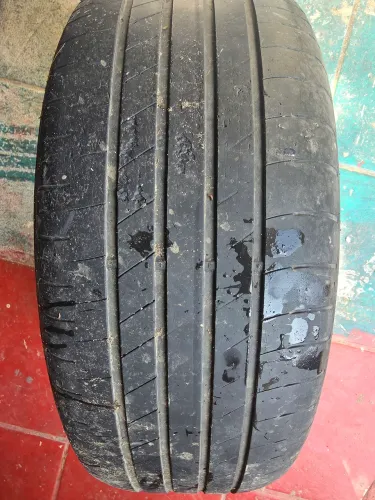Vendo pneu 215/55/17 