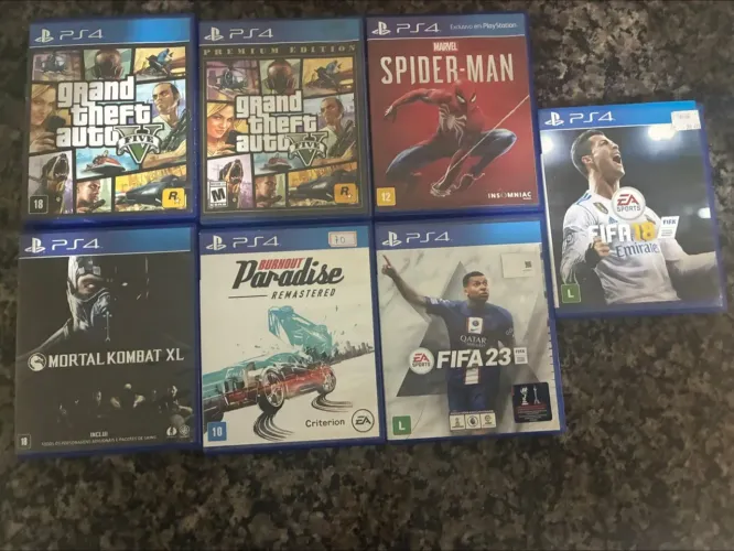 Lote com 7 jogos de ps4 semi novos 