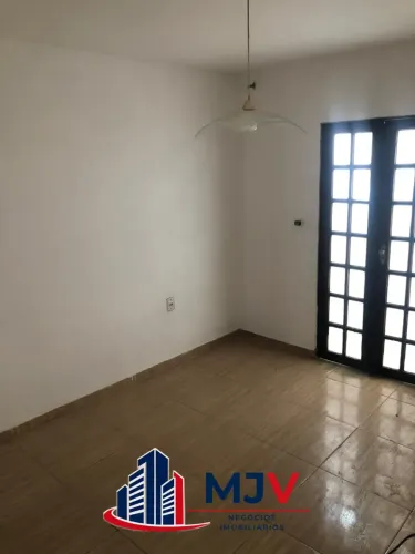 Alugo excelente casa com 4 quartos em Barro Duro - Maceió - AL