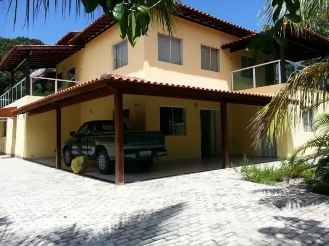 Casa para venda possui 440 metros quadrados com 3 quartos