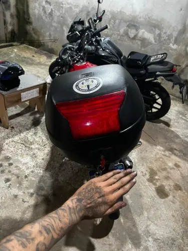 Baú Givi + Base + Suporte p/160
